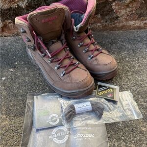 Lowa Renegade Mid GTX Wide Women's Brown and Pink Winter Boots